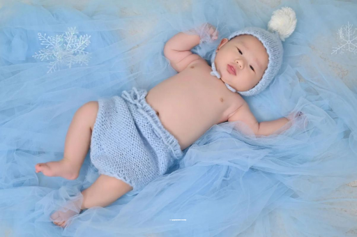 灌南宝宝睡迷糊了才肯吃奶 灌南宝宝睡迷糊了才肯吃奶